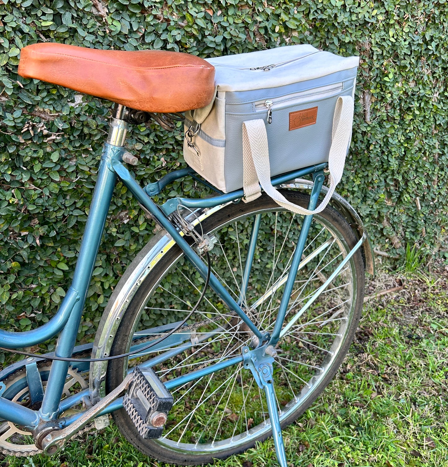 MAGUI - Eco Gray Bicycle Trunk bag